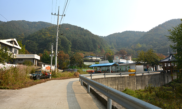 법수리 마을 전경.