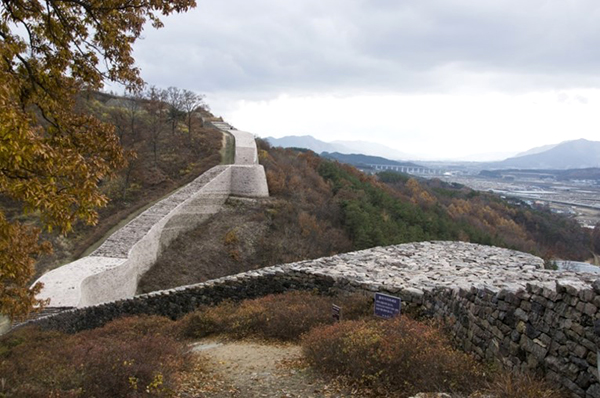 삼년산성 서벽.