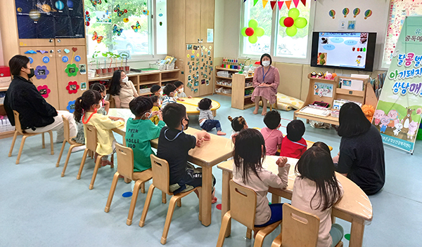 보은정신건강복지센터가 유·아동중독예방교육으로 ‘달콤벌레와 아기돼지 삼남매’를 운영하고 있다.