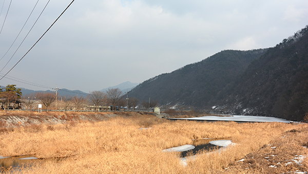 산대리 하천 전경.