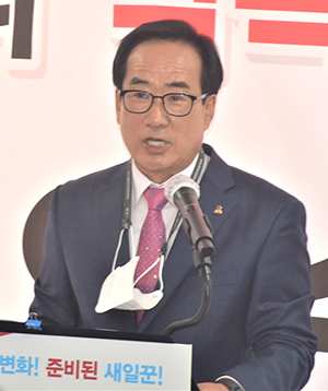 구영수 군수예비후보가 강한 의지를 표출하고 있다.