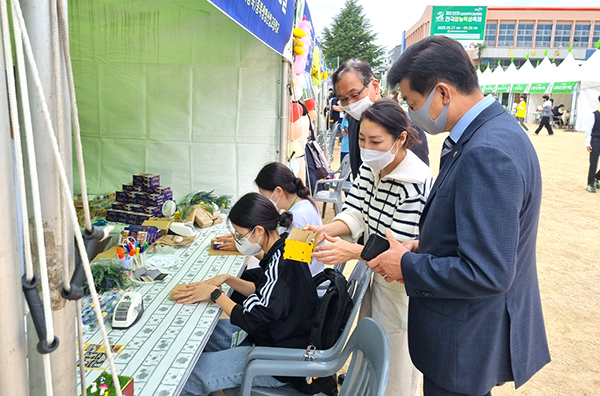 제51차 전국영농학생축제에 참가한 충북생명산업고 평소실력을 유감없이 발휘할 의지를 다지고 있다.