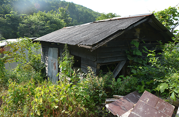 마전사앞 제일광산의 흔적.