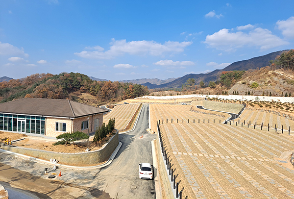 오는 29일 준공을 앞둔 결초보은 추모공원.