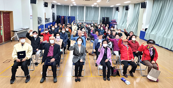 보은노인장애인복지관이 선배시민 자원봉사단 발대식을 갖고 본격 운영에 들어갔다.