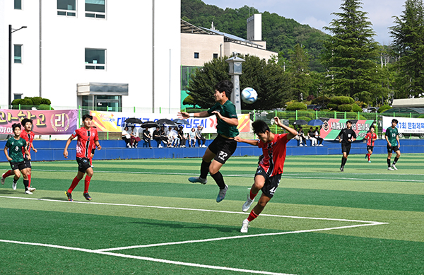 문화체육부장관기 전국 고교축구대회가 펼쳐지고 있다.