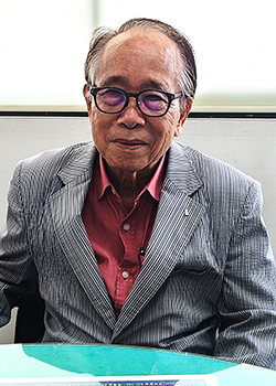 언어학의 세계적 대부 김진우 교수.