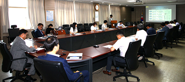 보은군이 푸드테크산업 연구용역 중간보고회를 하고 있다. 오는 10월 나오는 최종 용역 결과에 따라 보은군의 푸드테크산업 발전방안 및 추진 방향이 결정된다고 보은군이 알렸다.