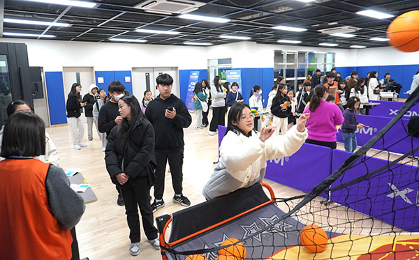 보은군청소년센터가 학교와의 특별한 만남 ‘BON’ 프로그램 운영을 마무리하고 오는 12월 16일 청소년 문화축제 ‘본투비 스타’를 선보일 예정이다. 사진은 학교 연계 프로그램 ‘본’에 많은 학생들이 동참하고 있다. /제공 보은군