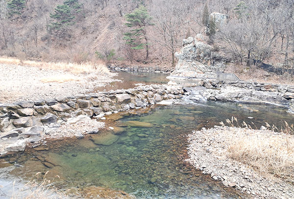 안도리 마을앞 서원계곡.