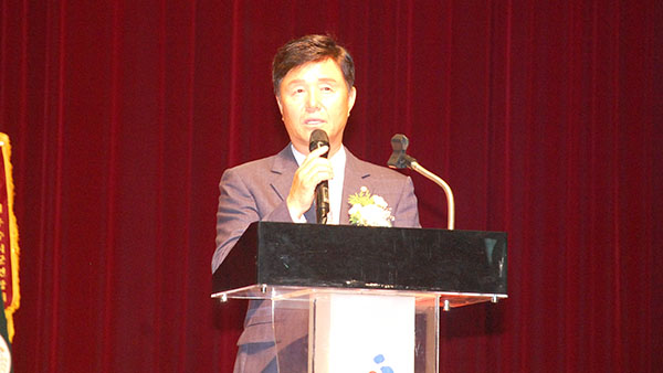 박장호 한농연보은군회장이 대회 인사를 하고 있다.