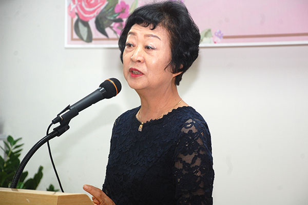 고은자 보은군실버복지관장이 퇴임 인사를 하고 있다.