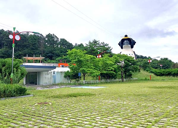 임대료가 밀려 계약해지 처분을 받은 펀파크 운영업체가 보은군을 상대로 공유재산 사용수익허가 취소에 대한 처분의 취소 소송을 제기했다.