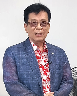 정영기 연어류 및 스틸헤드 등 양식산업화 사업 추진위원장이 기자회견을 열고 일부 언론에서 제기한 특혜 의혹에 대해 설명하고 있다.