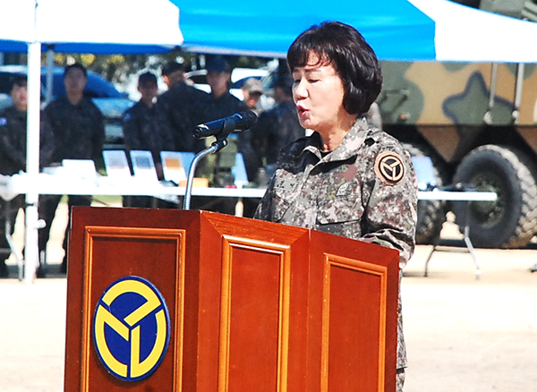 김경미 보은군여성예비군 소대장이 인사를 하고 있다.