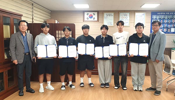 보은사랑장학재단이 이달 10월에 보은지역 내 초중고교생 85명에게 장학금 3000만 원을 전달했다.