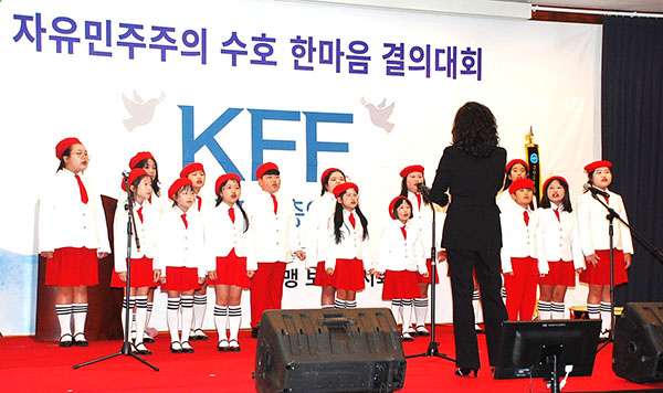‘위풍당당 어린이 합창단’이 합창으로 활력을 불어넣고 있다.