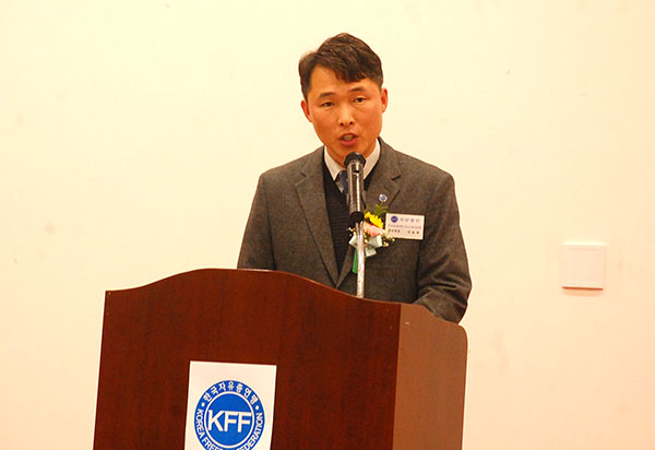 안동현 신임 회장이 취임 인사를 하고 있다.