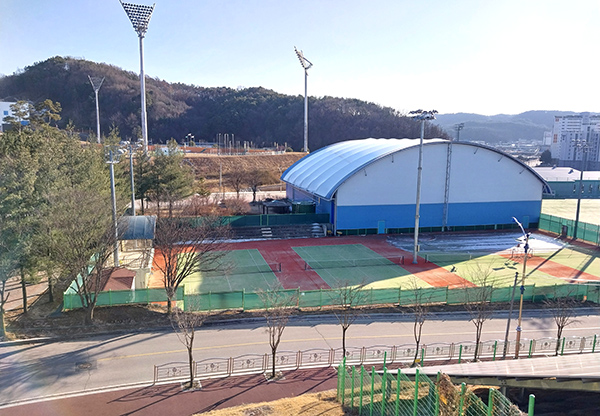 보은군이 민간위탁을 추진할 테니스장.