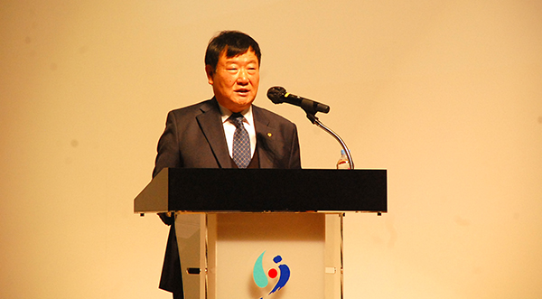 우병기 이사장이 조합원들의 이용에 감사를 표하고 있다.