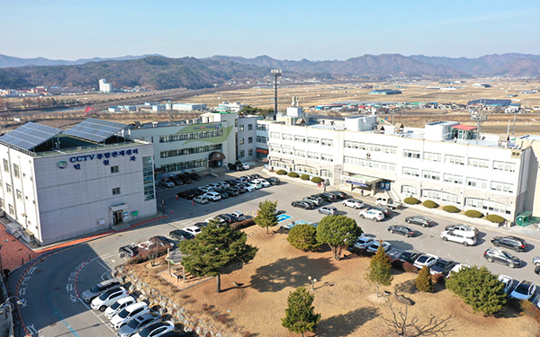올해 예산 6529억 원에 대한 재정을 공개한 보은군청 전경.