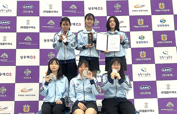 보은여중 사격부 학생들.
