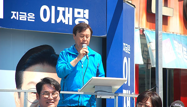 도종환 전 문화체육부장관이 윤석열 정권이 실패한 경제적 현실을 조목조목 꼬집고 있다.