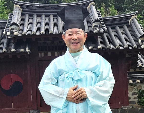 회덕향교 전교에 당선된 나기선 장의(전교당선자)