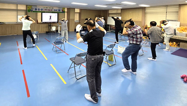지난해 실시한 어르신 운동 완성 프로그램. /제공 보은군보건소