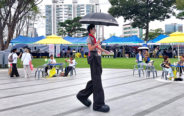 행사 첫날인 19일 오후 3시 보은군 뱃들공원 풍경.