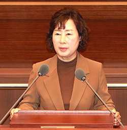 박경숙 충북도의원이 본회의장에서 5분 발언을 하고 있다. /제공 충북도의회