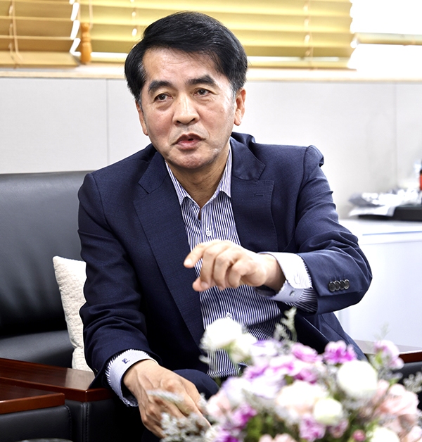 최재형 군수가 그동안 노력한 결실과 남은 과제에 대한 미래를 제시하고 있다.