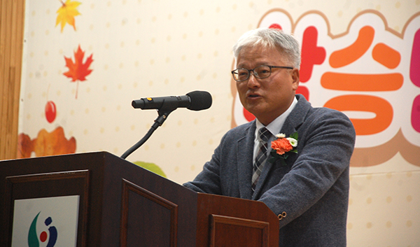 김병국 삼승면이장협의회장이 대회 인사를 하고 있다.