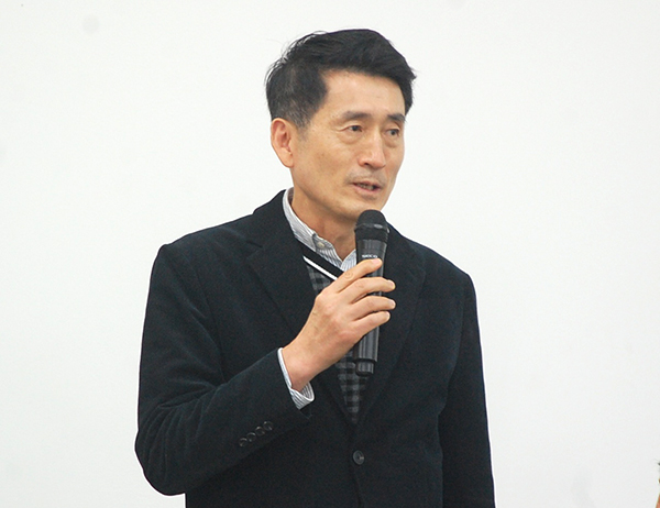 정용호 보은군농협쌀조합공동사업법인 대표가 입장을 설명하고 있다.