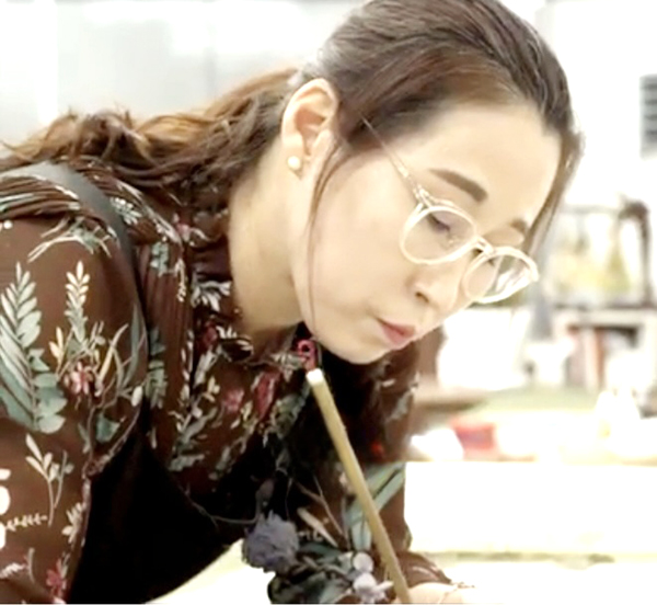 전통민화 국가 명장에 선정된 백연 김정효 선생.