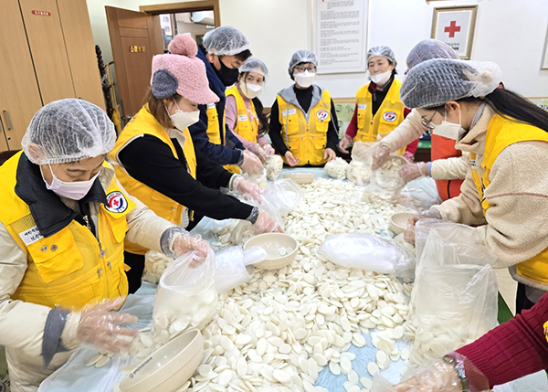 일평적십자, 북한이탈 주민과 함께 떡국떡 봉사