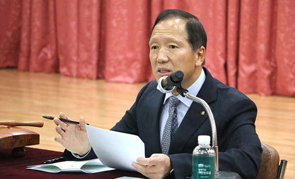 윤갑진 회장이 보은군체육회의 2026년 사업계획을 밝히고 있다.